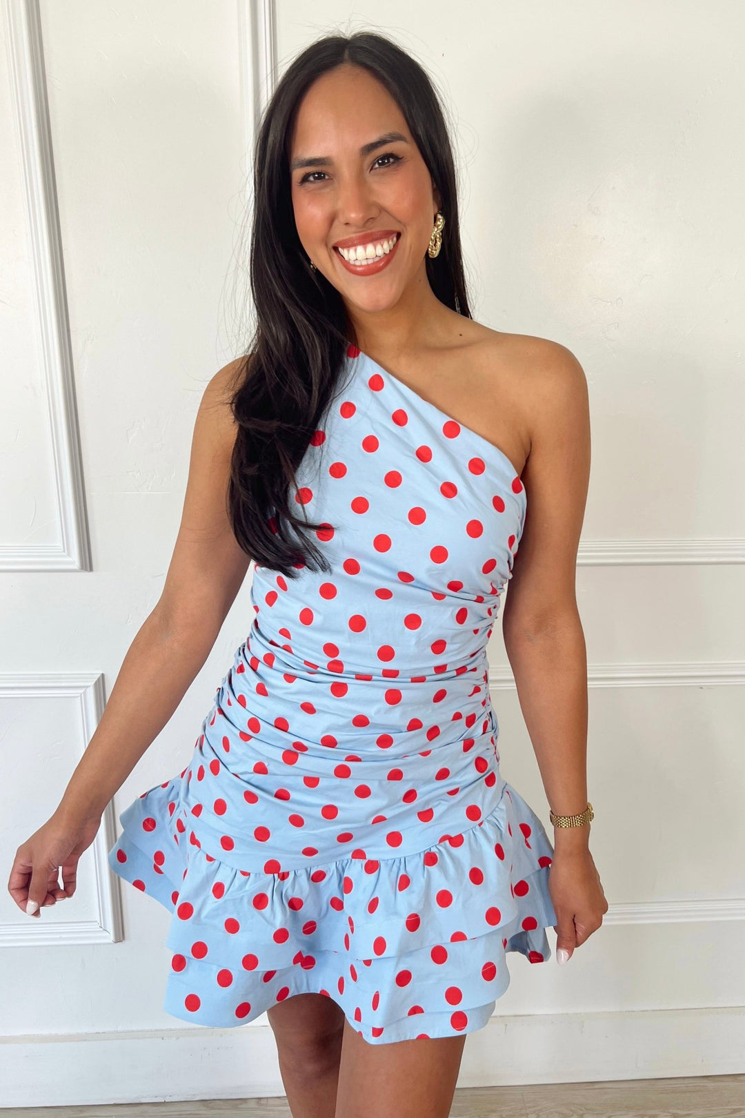 polka dot one shoulder dress Cherry Fizz – Apricot Lane Boutique MODEL INFO Model is 1950s MCM Pencil Dress: mostlovednew Color:NavyBlue