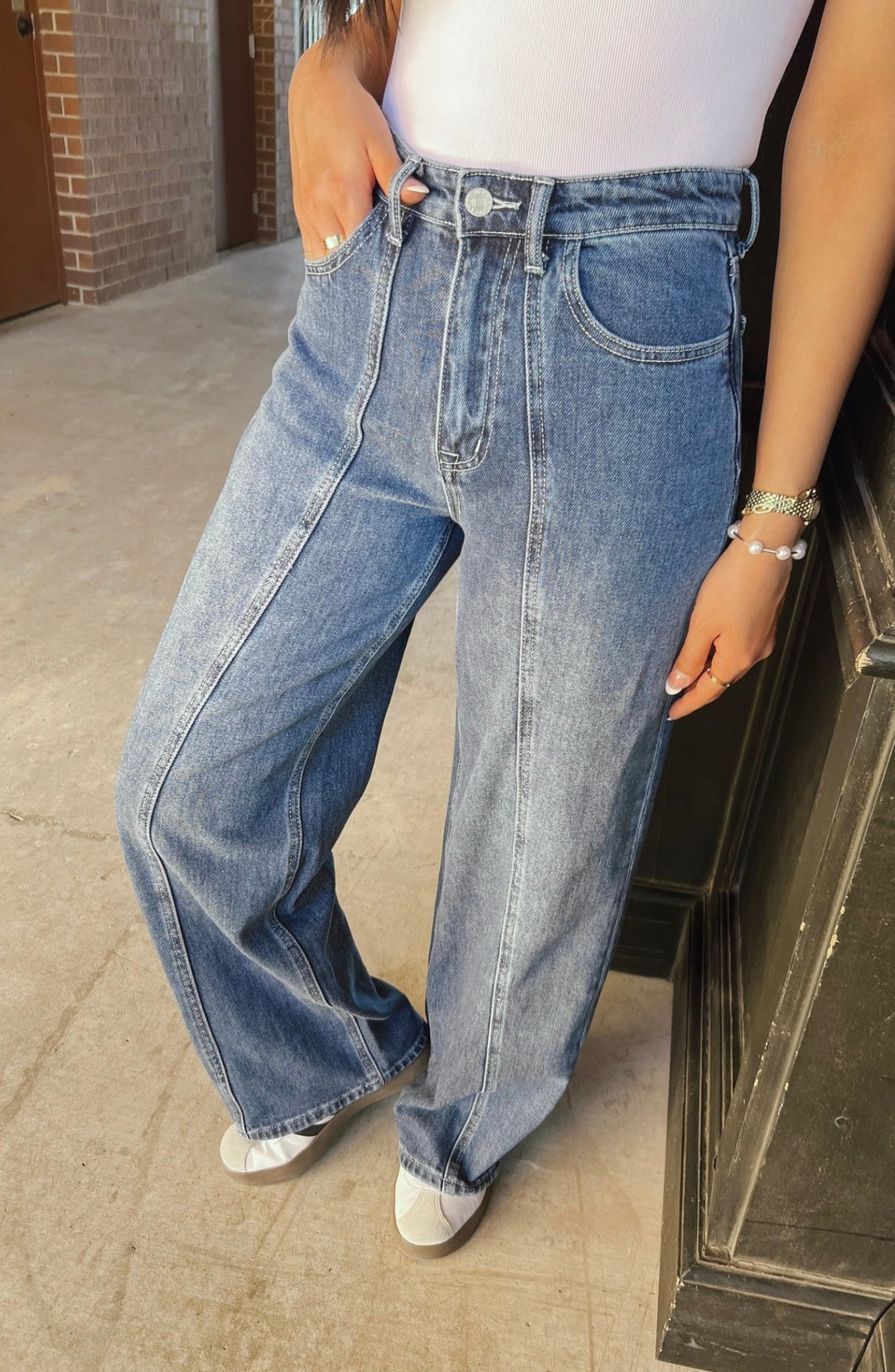 URBAN EDGE STRAIGHT WIDE LEG JEANS – Apricot Lane Boutique Peoria